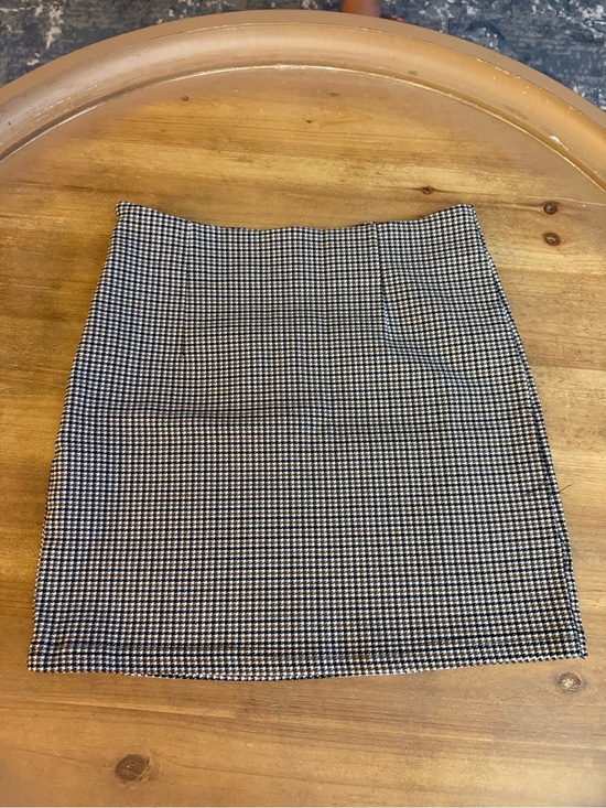 SHEIN Dresses & Skirts - SHEIN Black & White Houndstooth Pencil Skirt